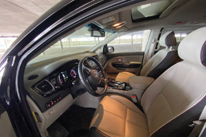 2020 Kia Sedona SX Tech: A luxury minivan photos