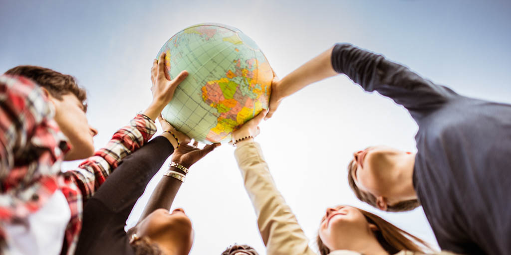 Header image for the article Practical Tips for international students