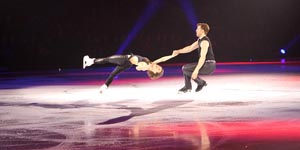 World Class figure skaters treat London crowd photos