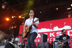 Trackside Music Festival treats audience to sweet line up, tunes and long weekend photos