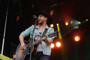 Trackside Music Festival treats audience to sweet line up, tunes and long weekend photos