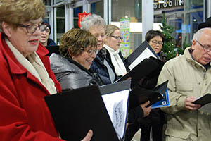 Londoners' spirits bright during Holiday Detour  photos